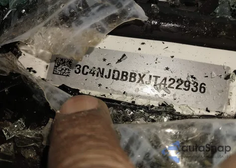 2018 Jeep Compass Latitude 4X4 из США, поврежденный, VIN 3C4NJDBBXJT422936